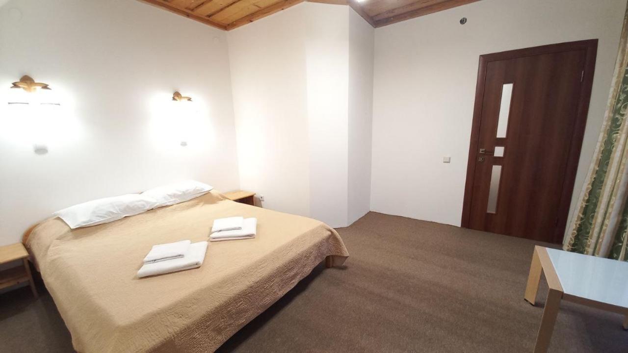 Біля Витягу Slavske Room photo